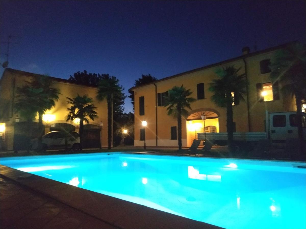 Villa Delle Palme B&B 5 Stelle Carpi Buitenkant foto